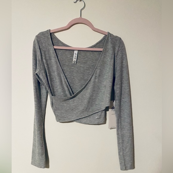 Alo Yoga Amelia Luxe Longsleeve - Picture 3 of 4